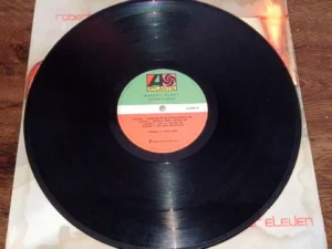 LP Vinil Robert Plant - Pictures At Eleven
