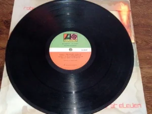 LP Vinil Robert Plant - Pictures At Eleven