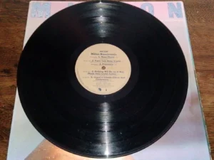 LP Vinil Milton Nascimento - Milton (1977)