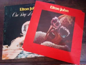 LP Vinil Elton John - One Day At A Time