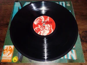 LP Vinil Elton John - Madman Across The Water