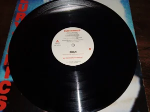IMG_20260717_191142 LP Vinil Eurythmics - Be Yourself Tonight (Edição EUA)