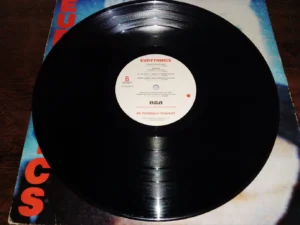 IMG_20260717_191159 LP Vinil Eurythmics - Be Yourself Tonight (Edição EUA)